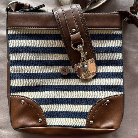 Chaps Ralph Lauren Preppy Nautical Stripe Crossbody Bag Navy Cream & Brown Trim - Picture 13 of 13
